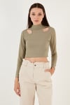 Esnek Slim Fit Cut Out Pencereli Dik Yaka Crop Kadın Bluz 5865348 Olive