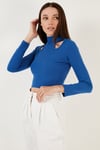Esnek Slim Fit Cut Out Pencereli Dik Yaka Crop Kadın Bluz 5865348 SAKS