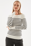 Fashion Friends Regular Fit Bisiklet Yaka Düğme Detaylı Bayan Kazak 25K0023K1 Ekru Çizgili
