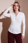 Fashion Friends Slim Fit Düğme Detaylı V Yaka Bayan T Shirt 25K0136K1 EKRU