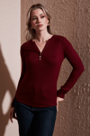 Fashion Friends Slim Fit Düğme Detaylı V Yaka Bayan T Shirt 25K0136K1 BORDO