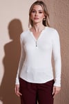 Fashion Friends Slim Fit Düğme Detaylı V Yaka Bayan T Shirt 25K0136K1 EKRU