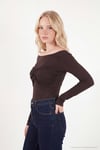 Göğüs Drape Detaylı Kayık Yaka Kadın Bluz 5867117 KAHVE