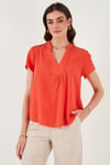 Güpür Detaylı % 100 Pamuk Regular Fit V Yaka Kadın Bluz 611BZ0286 NAR ÇİÇEĞİ