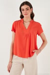 Güpür Detaylı % 100 Pamuk Regular Fit V Yaka Kadın Bluz 611BZ0286 NAR ÇİÇEĞİ