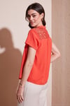 Güpür Detaylı % 100 Pamuk Regular Fit V Yaka Kadın Bluz 611BZ0286 NAR ÇİÇEĞİ