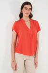 Güpür Detaylı % 100 Pamuk Regular Fit V Yaka Kadın Bluz 611BZ0286 NAR ÇİÇEĞİ
