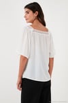 Güpürlü Regular Fit Kare Yaka Kadın Bluz 5869003 EKRU