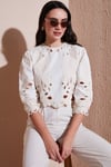 Lela Ajurlu ve Nakış İşlemeli Pamuklu Slim Fit Bisiklet Yaka Crop Bayan Bluz 676215 EKRU