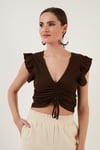 Lela Büzgü Detaylı Kolları Fırfırlı Dar Kesim Crop Bayan Bluz 5865015 KAHVE