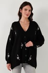 Lela Çiçek İşlemeli Oversize Fit V Yaka Düğmeli Bayan Hırka 4616191 SİYAH