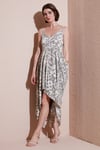 Lela Desenli Asimetrik Kesim Regular Fit Midi Boy Askılı Kadın Elbise 5866126 Olive