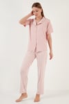 Lela Desenli Kısa Kollu Beli Lastikli Gömlek Yaka Dokuma Bayan Pijama Takımı 6097515 PUDRA
