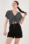 Lela Desenli Önü Büzgülü V Yaka Crop Bayan Bluz 5864486Y4 SİYAH