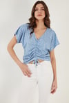 Lela Desenli Önü Büzgülü V Yaka Crop Bayan Bluz 5864486Y4 BEBE MAVİ