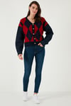 Lela Desenli Regular Fit Düğmeli V Yaka Crop Bayan Hırka 4615553 LACİVERT-KIRMIZI
