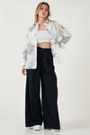 Lela Desenli Regular Fit Uzun Kollu Bayan Gömlek 6773200 Beyaz-İndigo