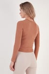 Lela Ekstra Slim Fit Yaka Detaylı Bayan Bluz 5865583 BİSKÜVİ