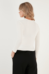 Lela Ekstra Slim Fit Yaka Detaylı Bayan Bluz 5865583 EKRU