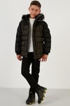 Lela İçi Peluş Astarlı Çıkarılabilir Suni Tüylü Kapüşonlu Şişme Erkek Çocuk Mont 5760054 SİYAH-HAKİ