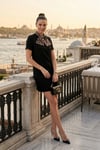 Lela Leopar Desenli Fular Yaka Mini Boy Kısa Kol Kadın Elbise 6525704 SİYAH