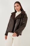 Lela Oversize Kruvaze Yaka Peluş Detaylı Suni Deri Biker Ceket Bayan Mont 6810247 KAHVE