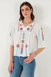 Lela Pamuklu Regular Fit Nakış İşlemeli Bayan Bluz 611BZ0247 EKRU