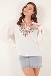 Lela Pamuklu Regular Fit Nakış İşlemeli Bayan Bluz 611BZ0181 EKRU