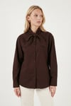 Lela Pamuklu Relaxed Fit Fiyonk Detaylı Yaka Bayan Gömlek 6925407 KAHVE