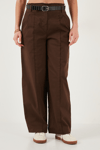 Lela Pamuklu Relaxed Fit Geniş Paça Dikiş Detaylı Kemerli Bayan Pantolon 68351208 KAHVE