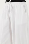 Lela Pamuklu Relaxed Fit Normal Bel Daralan Paça Kadın Pantolon 668YP5198 BEYAZ