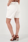 Lela Pamuklu Relaxed Fit Yüksel Bel Kemerli Gabardin Short Bayan Şort 668YP4710 BEYAZ