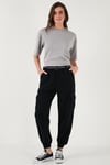 Lela Pamuklu Standart Fit Normal Bel Lastikli Paça Kemerli Jogger Bayan Pantolon 668YP5045 SİYAH