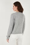 Lela Premium Tül Çiçek Detaylı Regular Fit Bisiklet Yaka Düğmeli Triko Bayan Hırka 680HI002421 GRİ