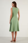 Lela Regular Fit Bisiklet Yaka Cepli Pileli Midi Boy Abiye ve Mezuniyet Kadın Elbise 6111963 MİNT