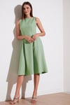 Lela Regular Fit Bisiklet Yaka Cepli Pileli Midi Boy Abiye ve Mezuniyet Kadın Elbise 6111963 MİNT
