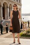 Lela Regular Fit Bisiklet Yaka Cepli Pileli Midi Boy Abiye Kadın Elbise 6111963 KAHVE