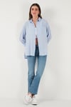 Lela Regular Fit Tek Cepli Önü Kısa Arkası Uzun Krinkıl Bayan Gömlek 6772752 BEBE MAVİ