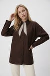 Lela Relaxed Fit Fular Detaylı Klasik Yaka Göğüs Cepli Bayan Gömlek 6925427 KAHVE