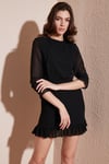 Lela Slim Fit Bisiklet Yaka Fırfır Detaylı Şifon Mini Bayan Elbise 611EL227 SİYAH