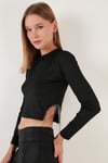 Lela Slim Fit Bisiklet Yaka Yanı Zincirli Crop Bayan Bluz 5865398 SİYAH