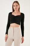 Lela Slim Fit Kalp Yaka Önü Büzgülü Crop Bayan Bluz 5865401 SİYAH