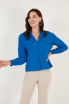 Lela V Yaka Çift Cepli Regular Fit Dokuma Bayan Gömlek 611GO00016 SAKS