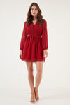 Lela V Yaka Regular Fit Gipeli Düğme Detaylı Şifon Mini Abiye Bayan Elbise 611EL01433 KIRMIZI