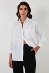 Lela Yıldız Desenli Brode Detaylı % 100 Pamuk Regular Fit Bayan Gömlek 51443901 BEYAZ