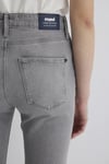 Mavi Jane Pamuklu Straight Fit Normal Bel Düz Paça Jeans Bayan Kot Pantolon 1010917-89182 GRİ