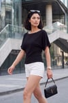 Normal Kalıp Kuş Gözü Zımba Detaylı Kayık Yaka Kadın Bluz 5866997 SİYAH