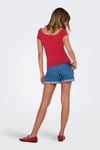 Onlluca Regular Fit Madonna Yaka Kadın T Shirt 15369909 KIRMIZI