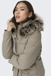 Only Onlnewstarline Regular Fit Yumuşak Tüy Detaylı Kapüşonlu Bayan Mont 15297128 BEJ