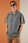 Oversize Fit Kısa Kollu Tek Cepli Apaş Yaka Erkek Gömlek CF21194664 HAKİ